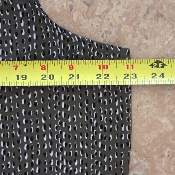 XL Lightweight Sleeveless Shell Blouse Tank Button Front Olive Green Black White - Picture 9 of 11